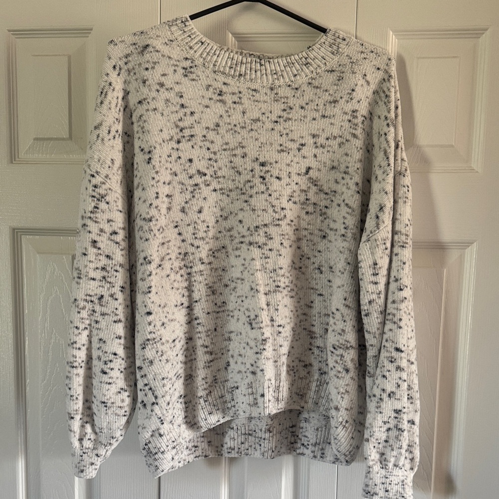 Speckled White and Black Women's Sweater